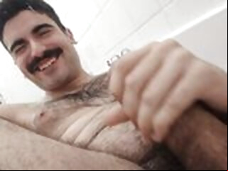 massive Boy wanks to massive cumshot wanks